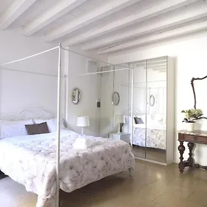 ** Apartahotel Academia Italia